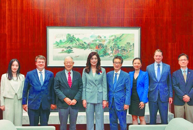 郑丽文结束访美返台 未发表谈话或回应媒体提问