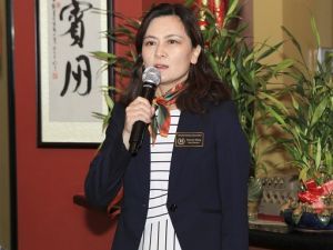 内华达华人协会 王若梅荣膺新会长