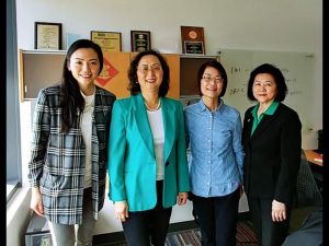世华工商妇女维加斯分会成员参访UNLV