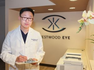 林望中眼科中心开张 专业经验服务病患