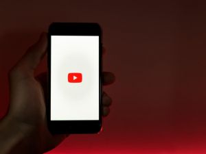 YouTube應對違規影片 考慮停用分享按鈕