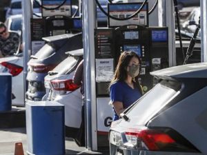 加州拟耗费110亿 7月补助汽油费每辆车400元