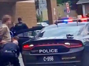 水牛城超市爆槍擊 10死3傷疑涉仇恨犯罪