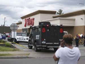 水牛城18歲白人槍手血洗超市 疑似犯案宣言曝光