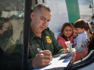 美移民庇護申請案件積壓160萬件 創紀錄