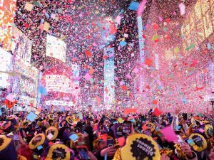 纽约时报广场 璀璨水晶球降落喜迎2023