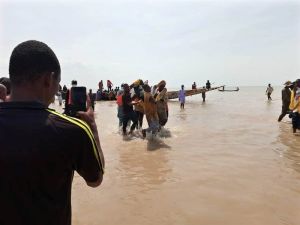 奈及利亞船隻翻覆 逾百人罹難