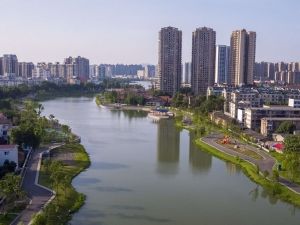 湖南常德穿紫河：昔日“臭河沟”变身城市“绿腰带”