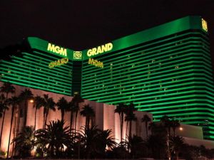 警方：男子MGM招妓 在酒店房间被刺伤