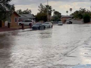 飓风希拉里造成强降雨 维加斯4千家庭断电  内华达国民警卫队启动