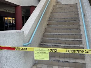 安全問題 中國城商場樓梯遭County封閉