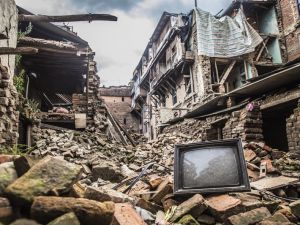 尼泊尔6.4强震袭击 房屋倒塌已72死