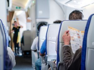 空姐揭密「机舱5大细菌窝」提醒乘客落实手部清洁 