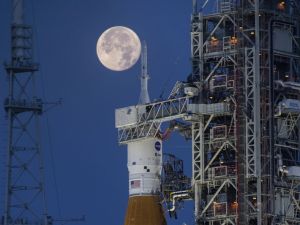 NASA：火箭與登月機開發延誤 再次登月推遲到2026年