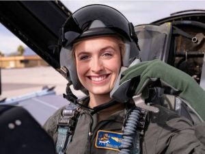 2024美国小姐出炉 现役战机飞官会开「F-16」