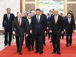 习近平与美商界人士会面 强调两国交流与合作