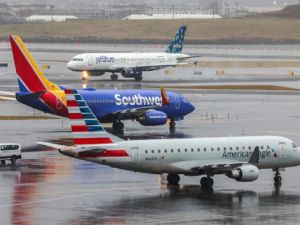 雷根國際機場 捷藍與西南兩架飛機險些相撞