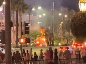 「无王日」示威前夕 赌城大道传爆炸声失火