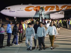 美國政府：非法移民不按時離境 每天罰1000美元