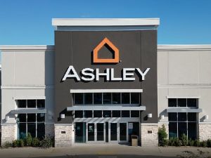 Ashley家具店关闭维加斯两家店