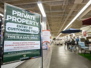 拉丁裔不敢出門購物 維加斯商店提供免費送貨