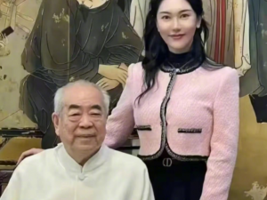 中国87岁书画大师范曾娶小50岁嫩妻 损失20亿人民币字画?