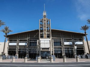 闲置电影院改建零售空间 寻找租户