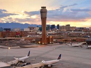 美航空局警告：空管员严重不足 更多航班将延误