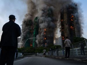 香港大火13死23傷 習近平表哀悼慰問罹難者家屬
