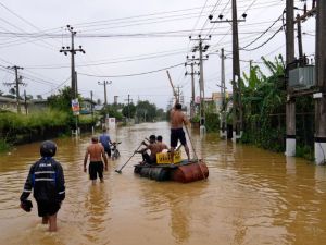印尼暴雨釀洪患山崩 罹難者已逾300失蹤279人