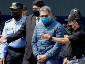 川普特赦 宏都拉斯前总统叶南德兹出狱
