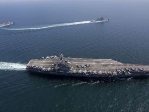 伊朗4飞弹攻击美林肯号航母 周边各国成目标