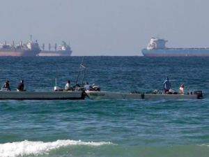 伊朗封锁荷莫兹海峡 已有3艘油轮遭攻击