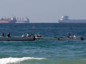 3艘货轮在荷姆兹海峡遇袭 油轮改道红海