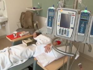 为索爱谎称胰脏癌 内州女遭控诈欺