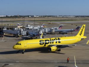 廉航精神航空結束營運 美航空同業祭救援票接應