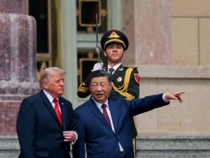 川习会历时逾2小时后 习近平陪同川普逛天坛